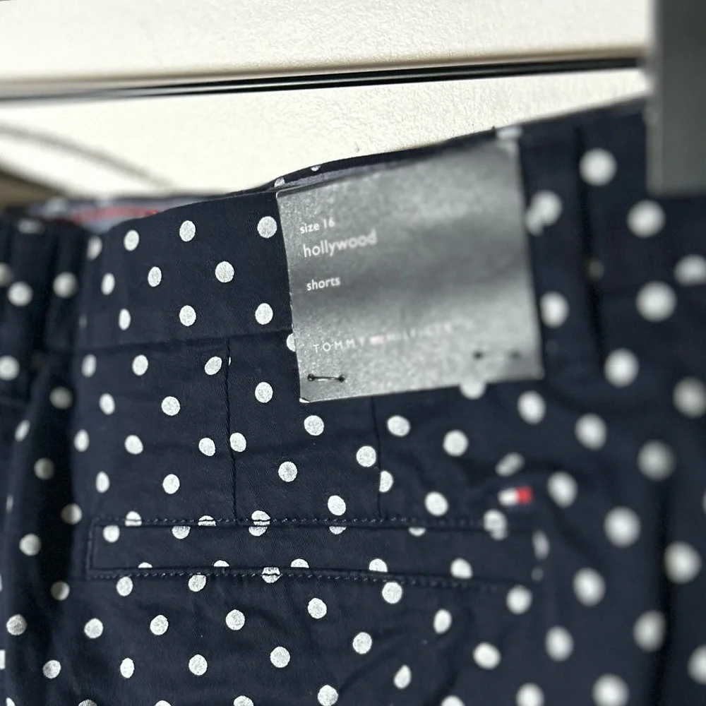 NEW Tommy Hilfiger Women’s Hollywood 5” Shorts, Navy w/White Polka Dot Size 16 - Picture 9 of 9
